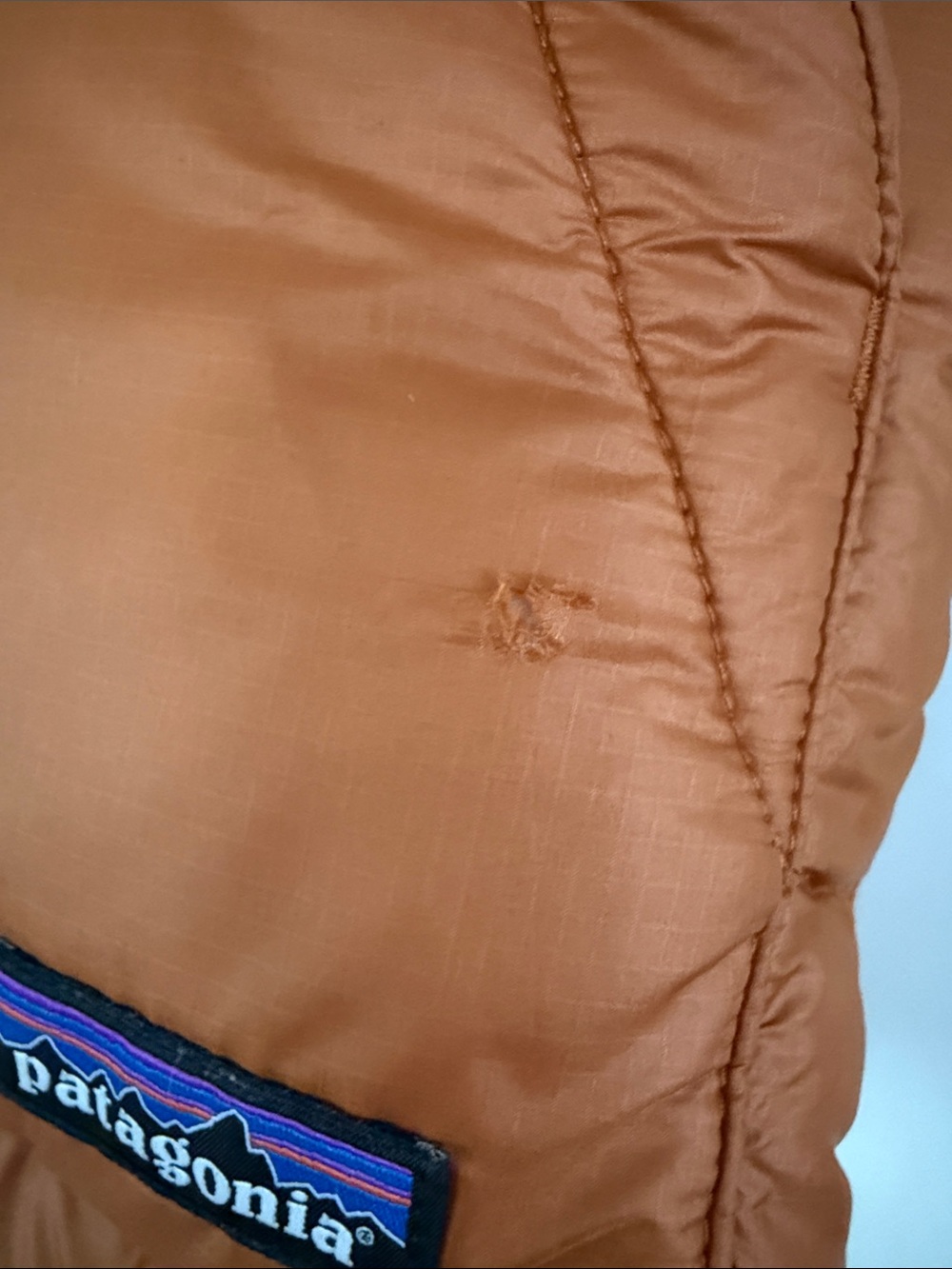 Patagonia | Bivy Down Vest Rust Orange - Medium - Picture 6 of 14